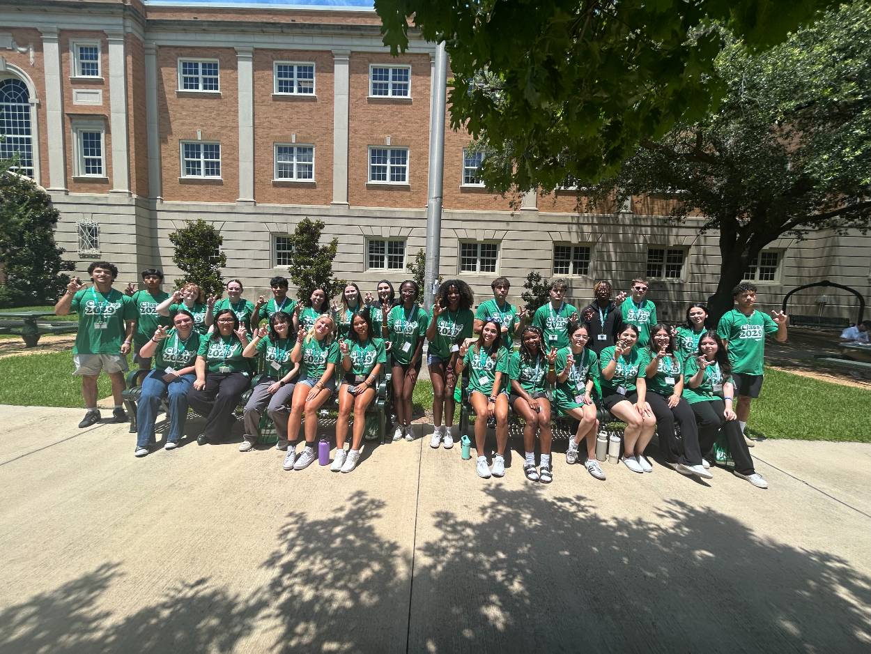 Student Orientation Group Picture